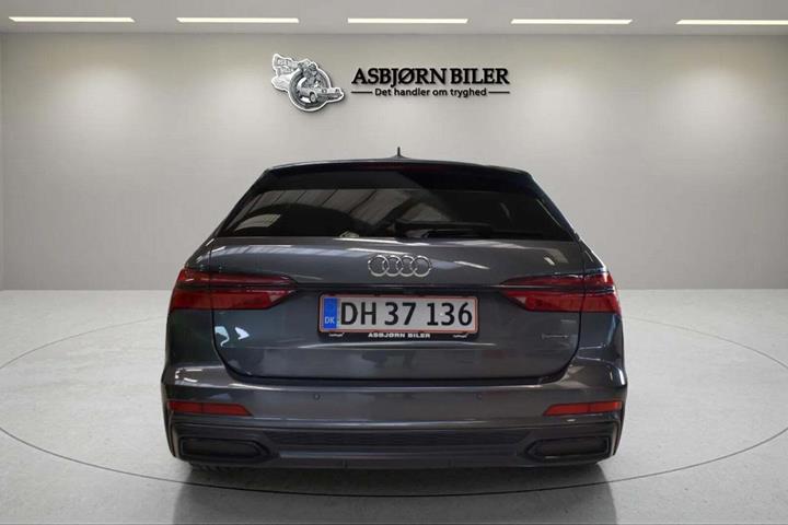 Grå Audi A6 fra 2022