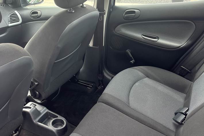 Grå Peugeot 206+ fra 2012