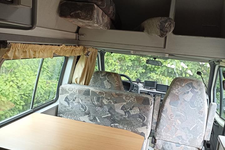 Hvid Ford Transit fra 1991