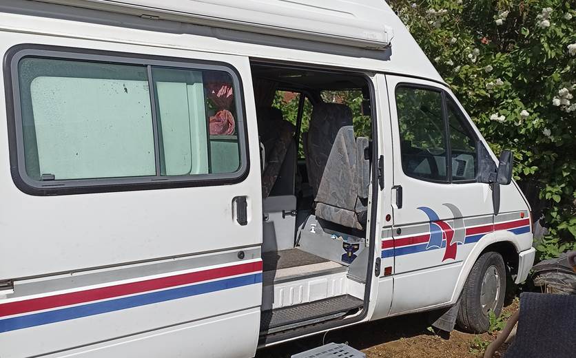 Ford Transit 2,5 UOPLYST