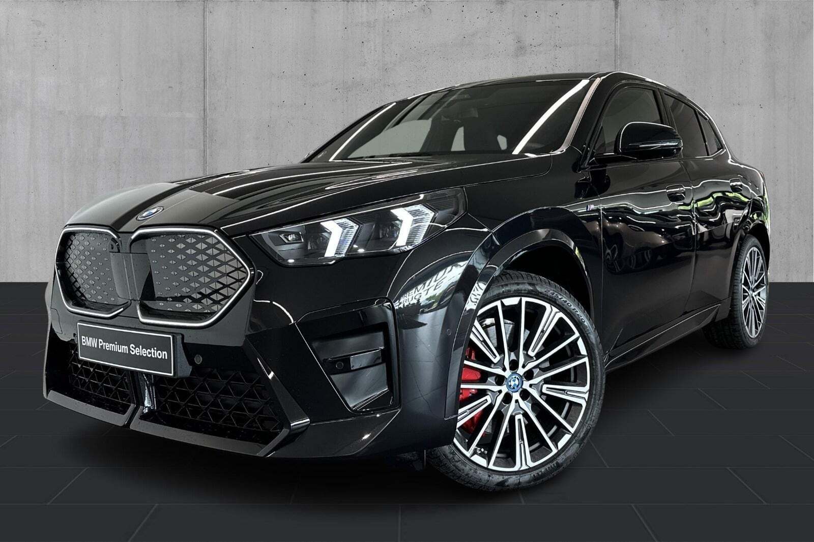 Sort BMW iX2 fra 2025 set udefra