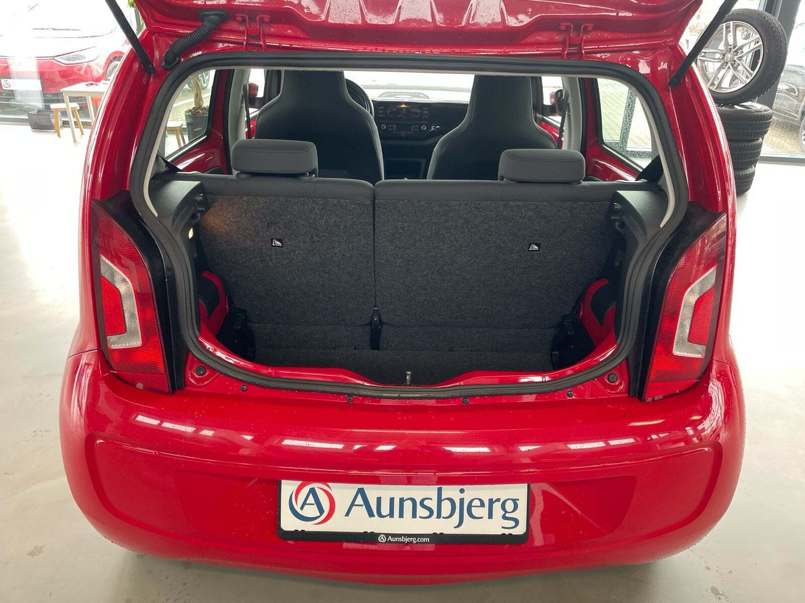 Rød VW UP! fra 2016