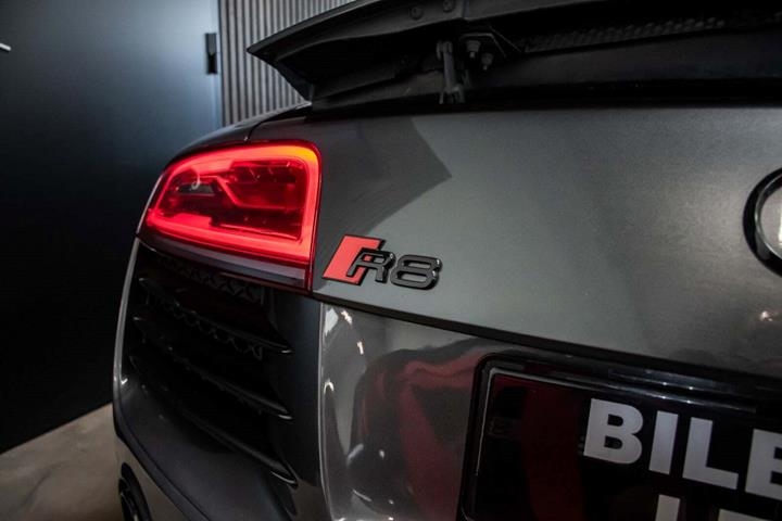 Grå Audi R8 fra 2015