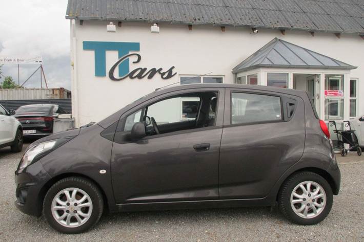 Grå Chevrolet Spark fra 2013