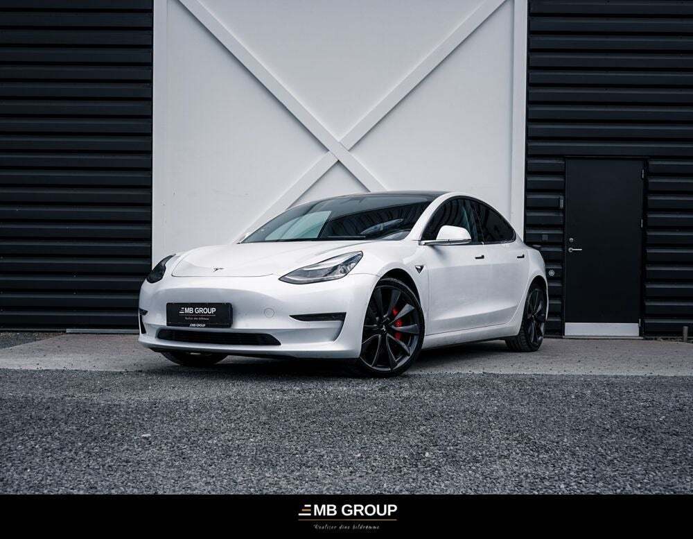 undefined Tesla Model 3 fra 2020 set udefra