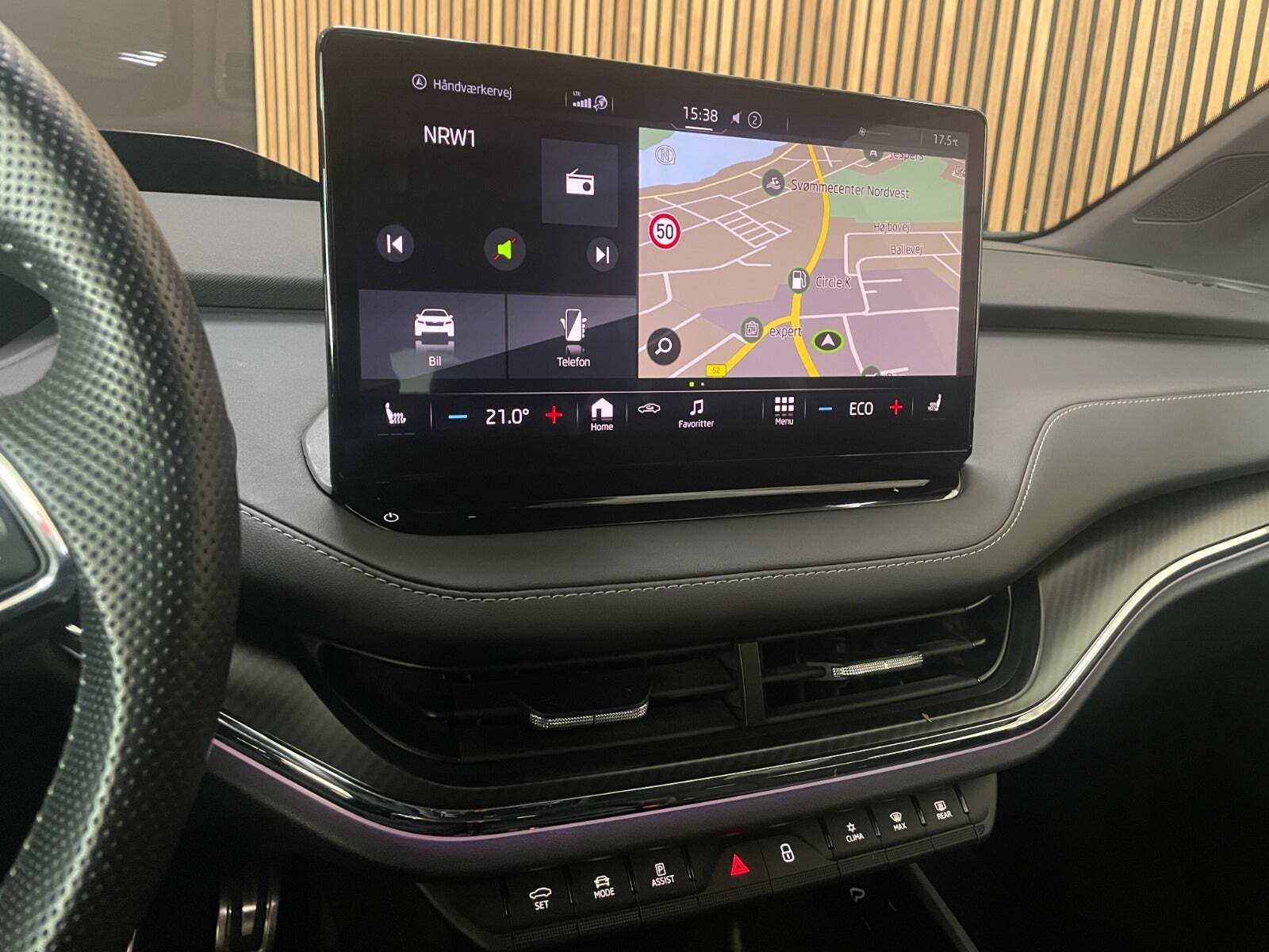 Blå Skoda Enyaq fra 2021