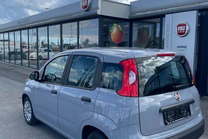 Grå Fiat Panda fra 2021
