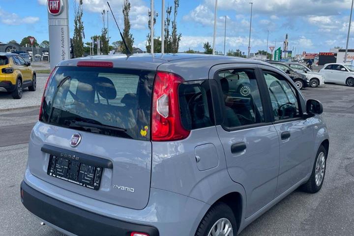 Grå Fiat Panda fra 2021