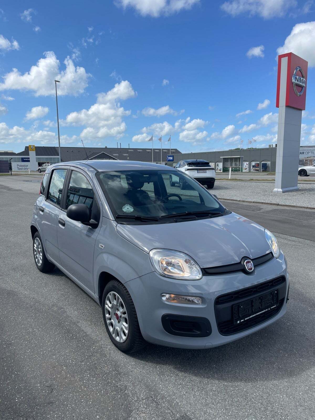 Grå Fiat Panda fra 2021