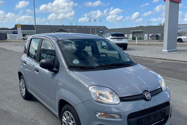 Grå Fiat Panda fra 2021