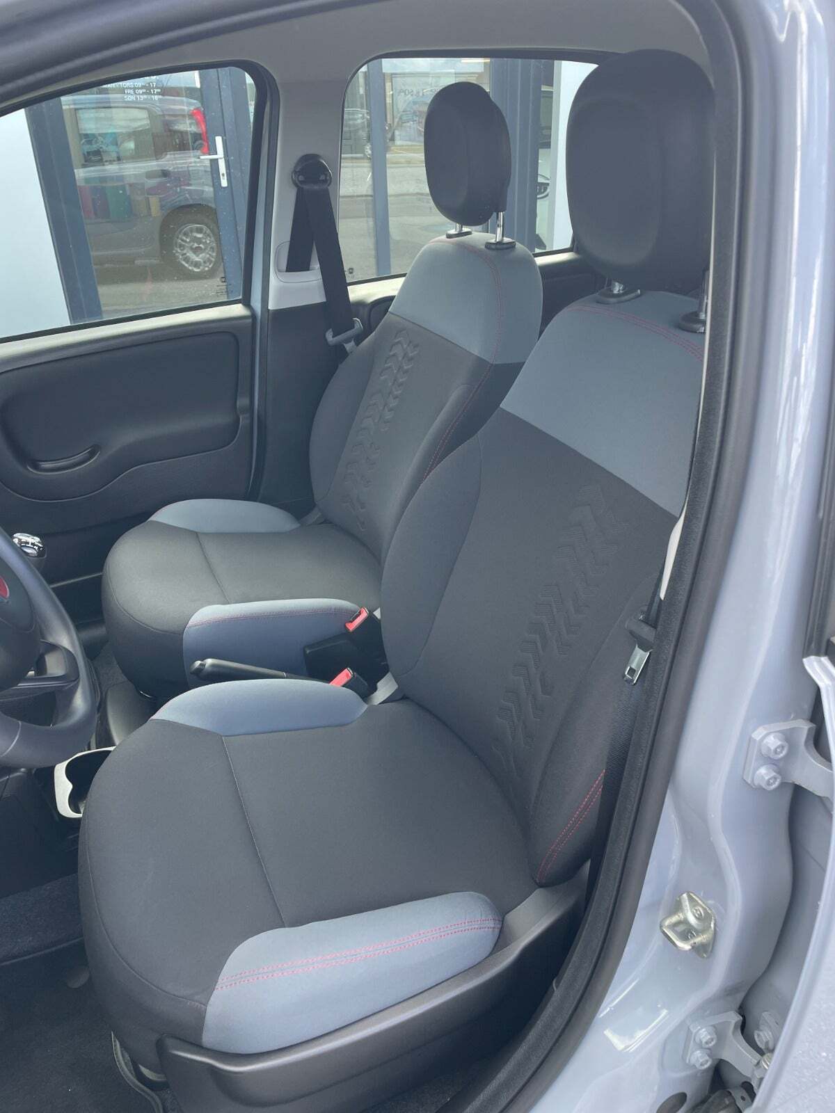 Grå Fiat Panda fra 2021