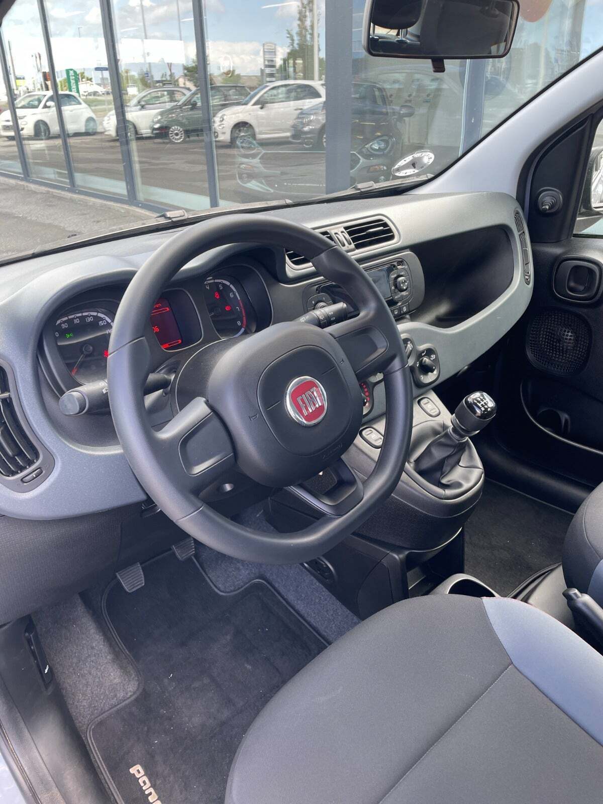 Grå Fiat Panda fra 2021