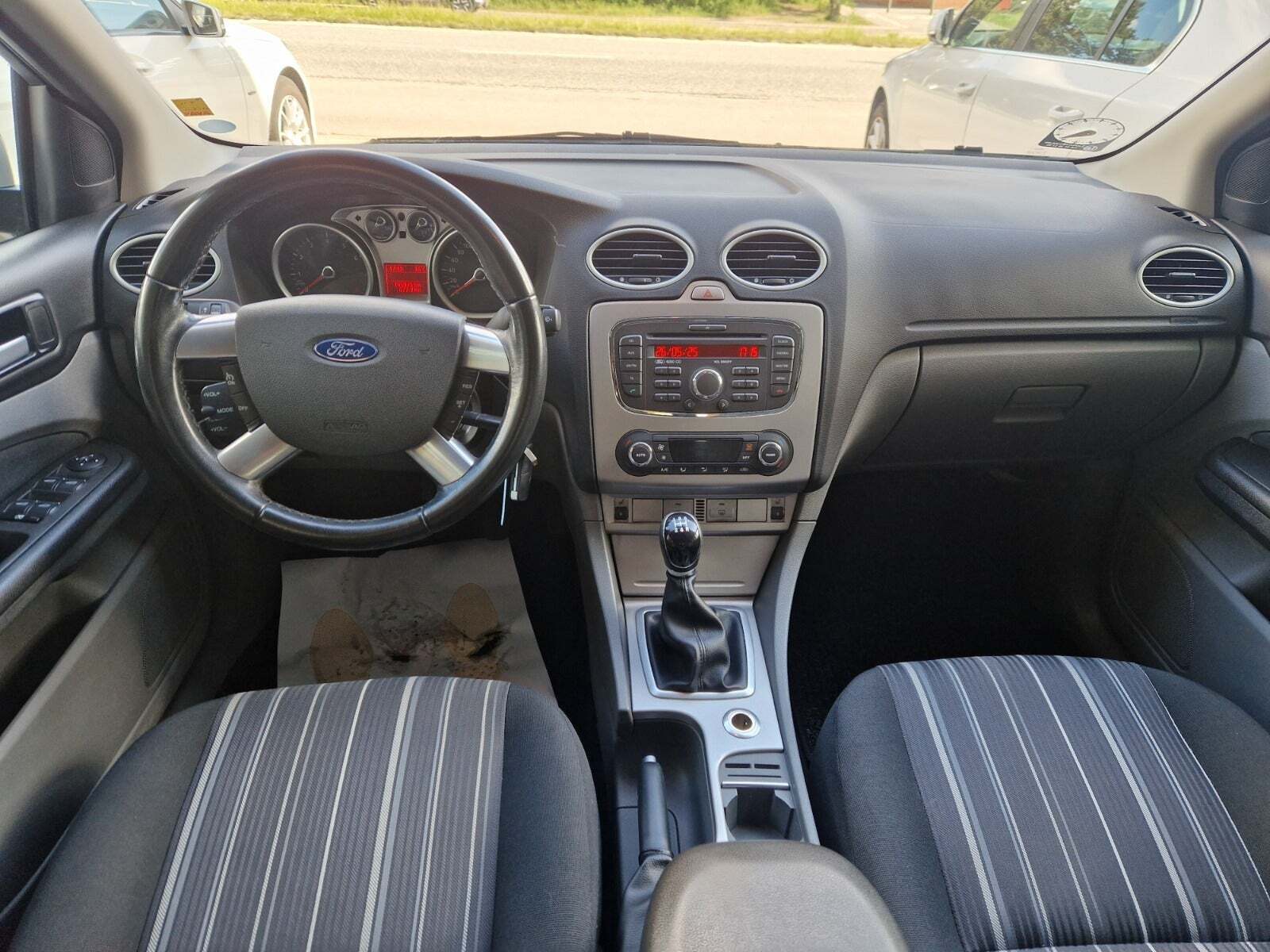Sølv Ford Focus fra 2010