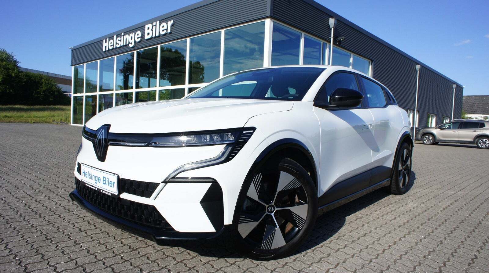 Hvid Renault Megane E-Tech fra 2022 set udefra
