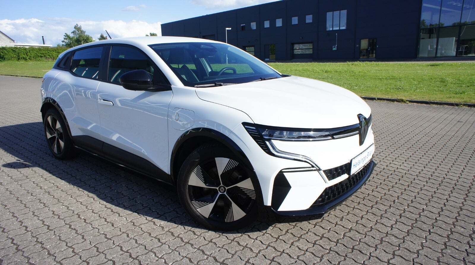 Hvid Renault Megane E-Tech fra 2022