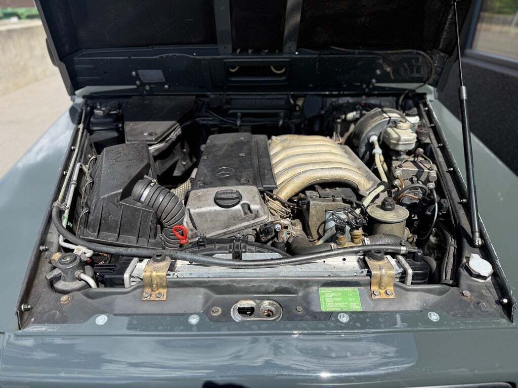 Grå Mercedes GD300 fra 1997