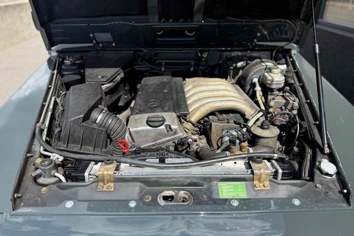 Grå Mercedes GD300 fra 1997