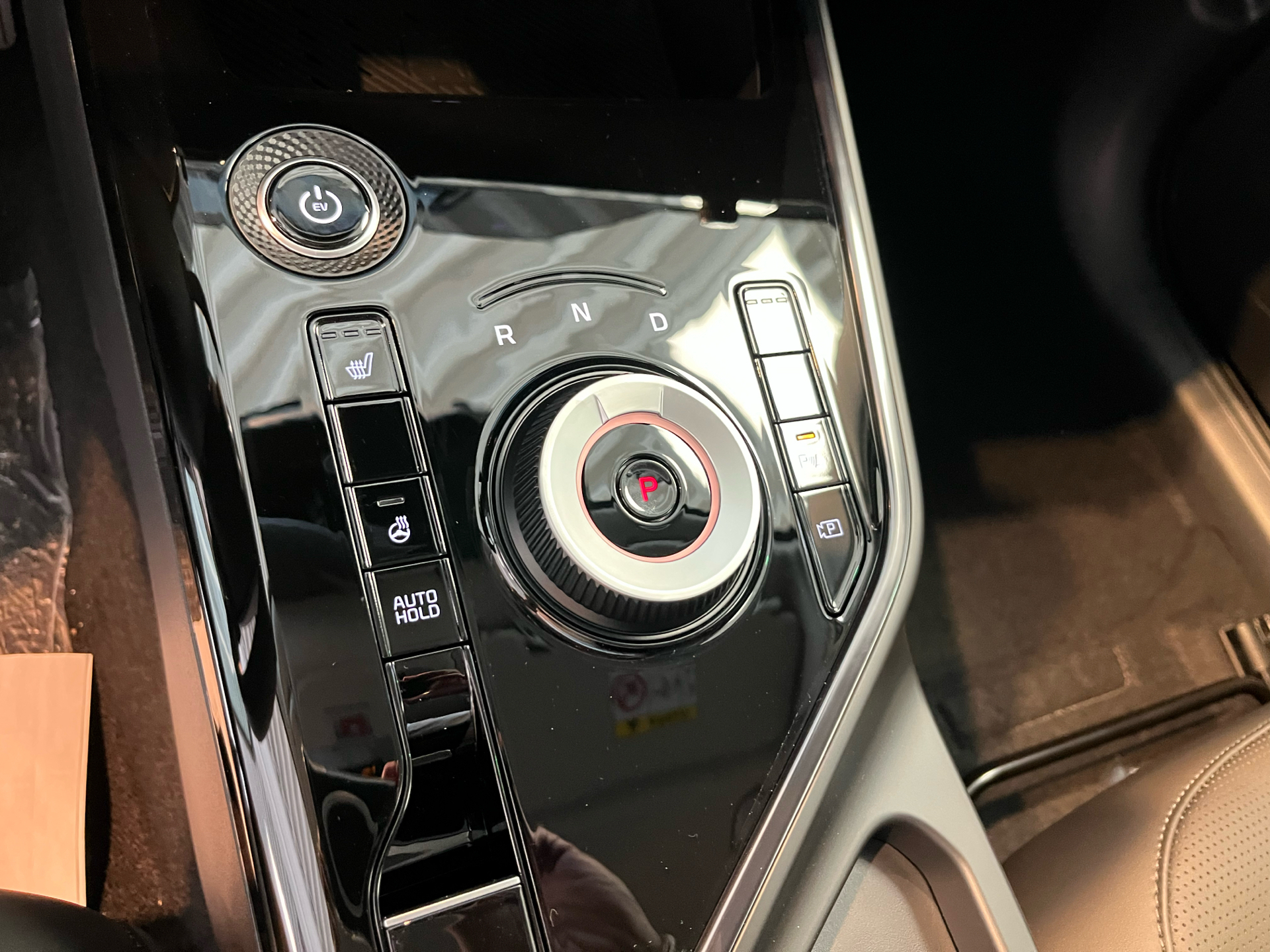 Grå Kia Niro EV fra 2025