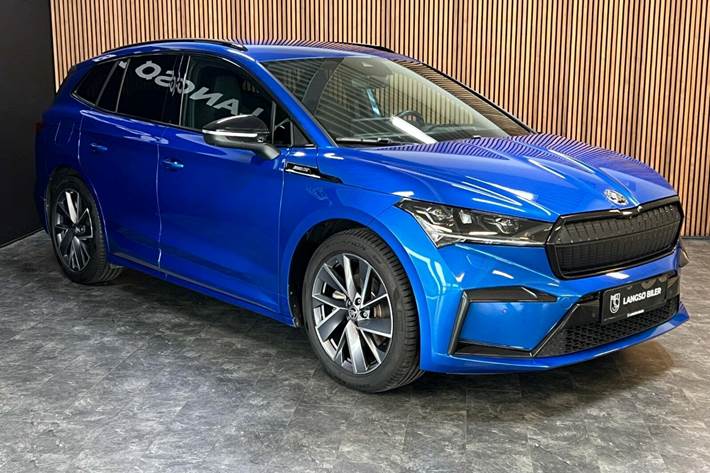 Blå Skoda Enyaq fra 2021