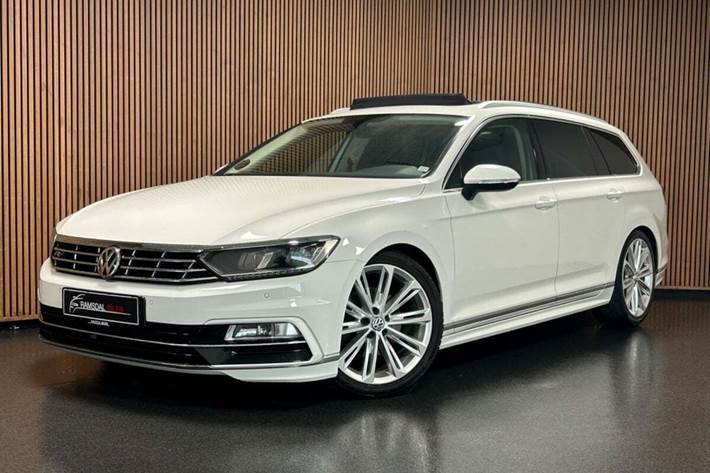 Hvid VW Passat fra 2017 set udefra