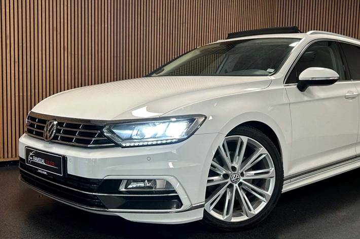 Hvid VW Passat fra 2017