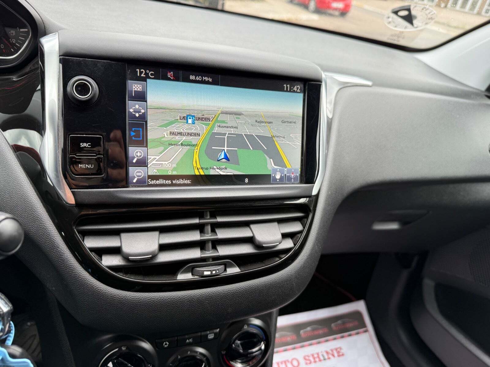undefined Peugeot 208 fra 2015