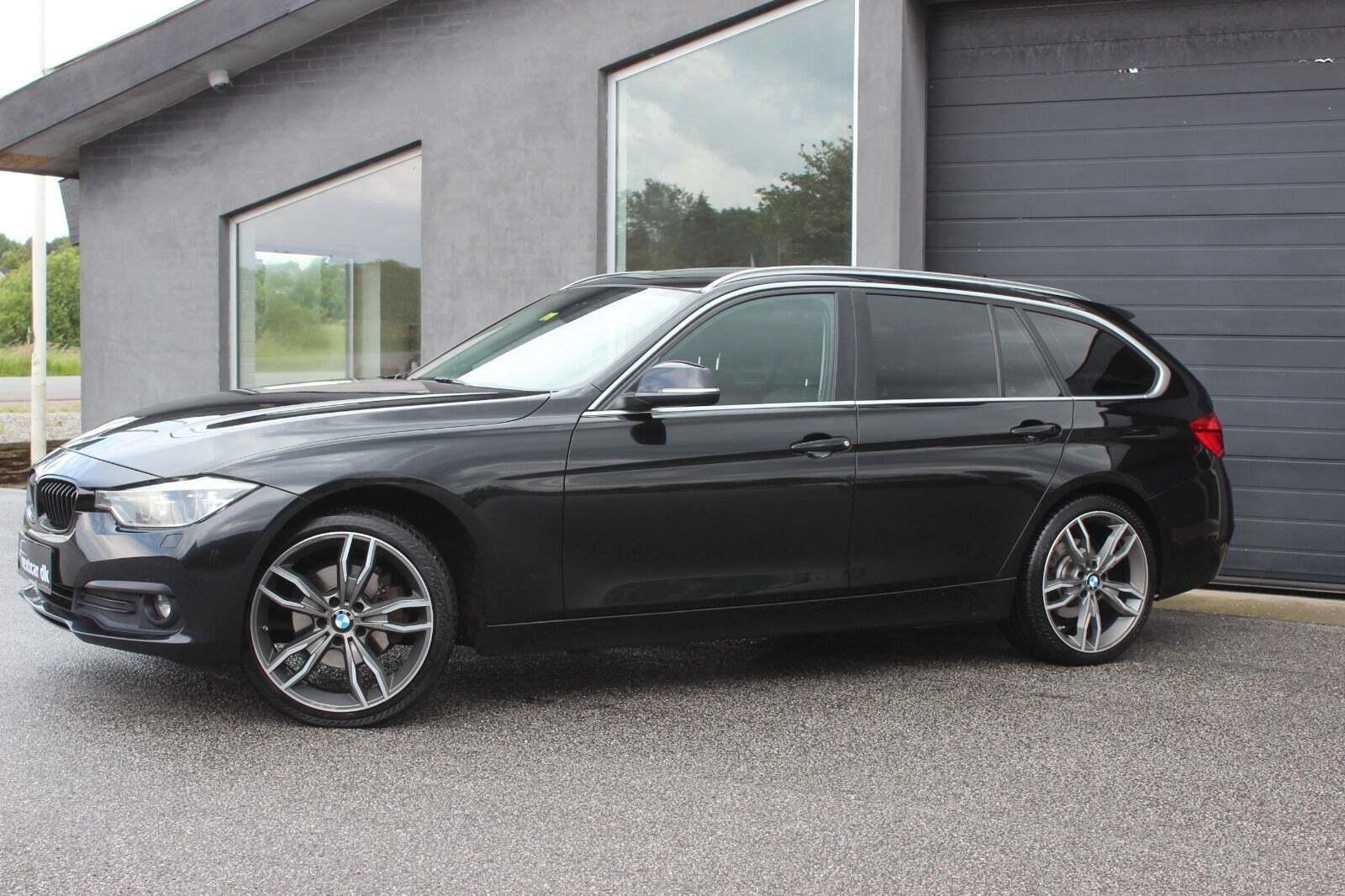 BMW 320d 2,0 Touring Executive aut.