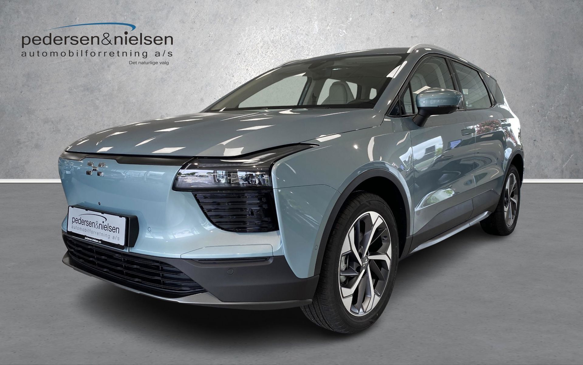 Blå Aiways U5 fra 2025 set udefra