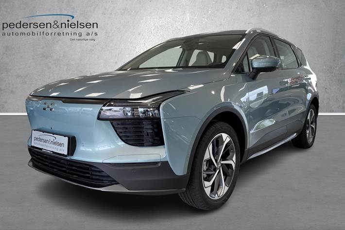 Blå Aiways U5 fra 2025 set udefra