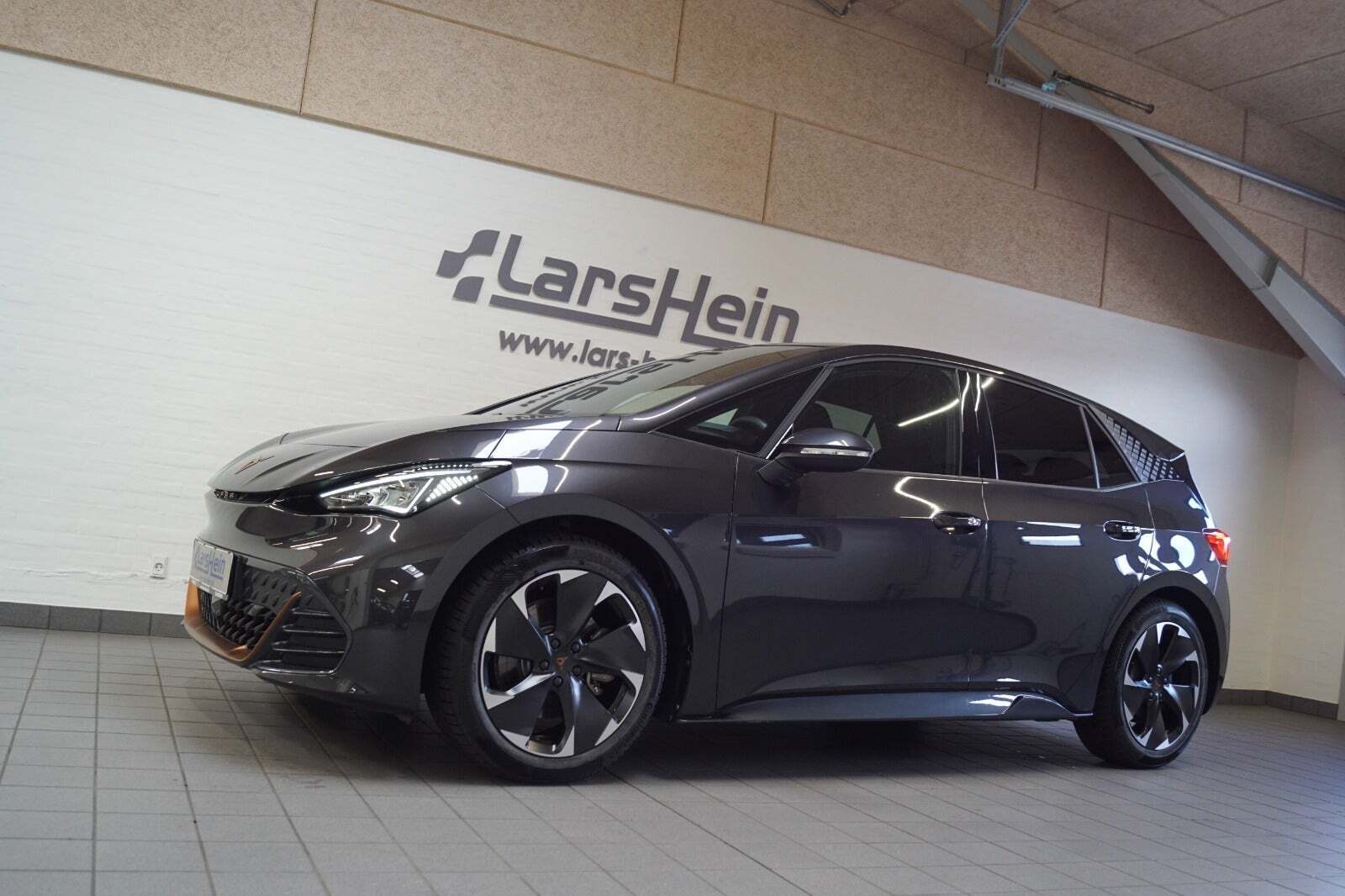 Grå Cupra Born fra 2024