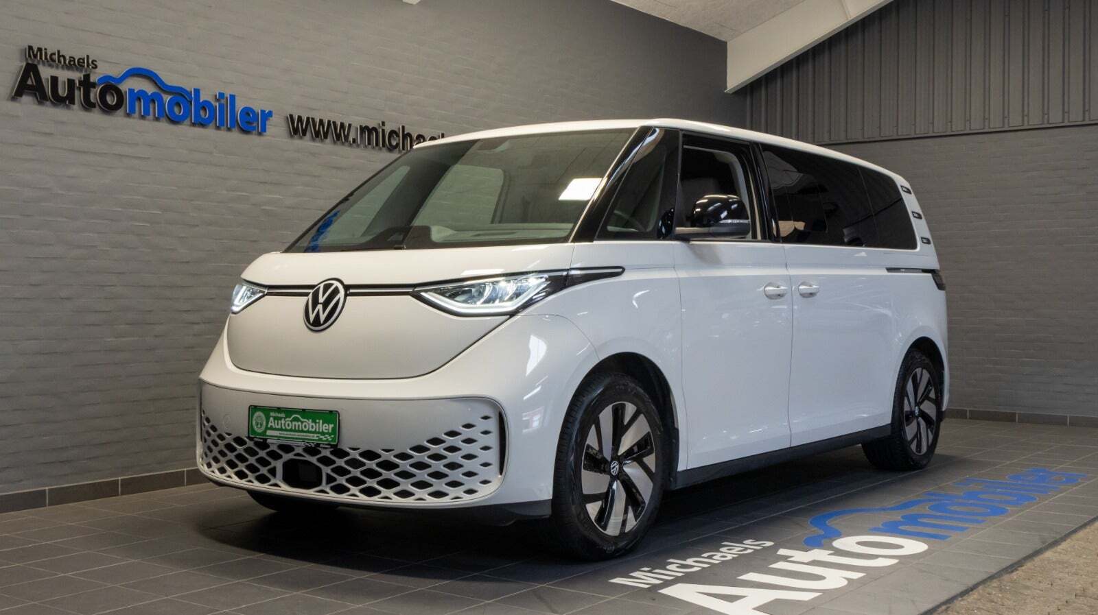 Hvid VW ID.Buzz fra 2025 set udefra
