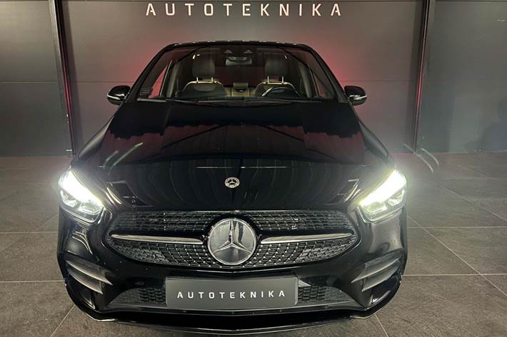 Sort Mercedes B250 e fra 2020 set udefra