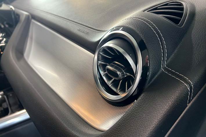 Sort Mercedes B250 e fra 2020