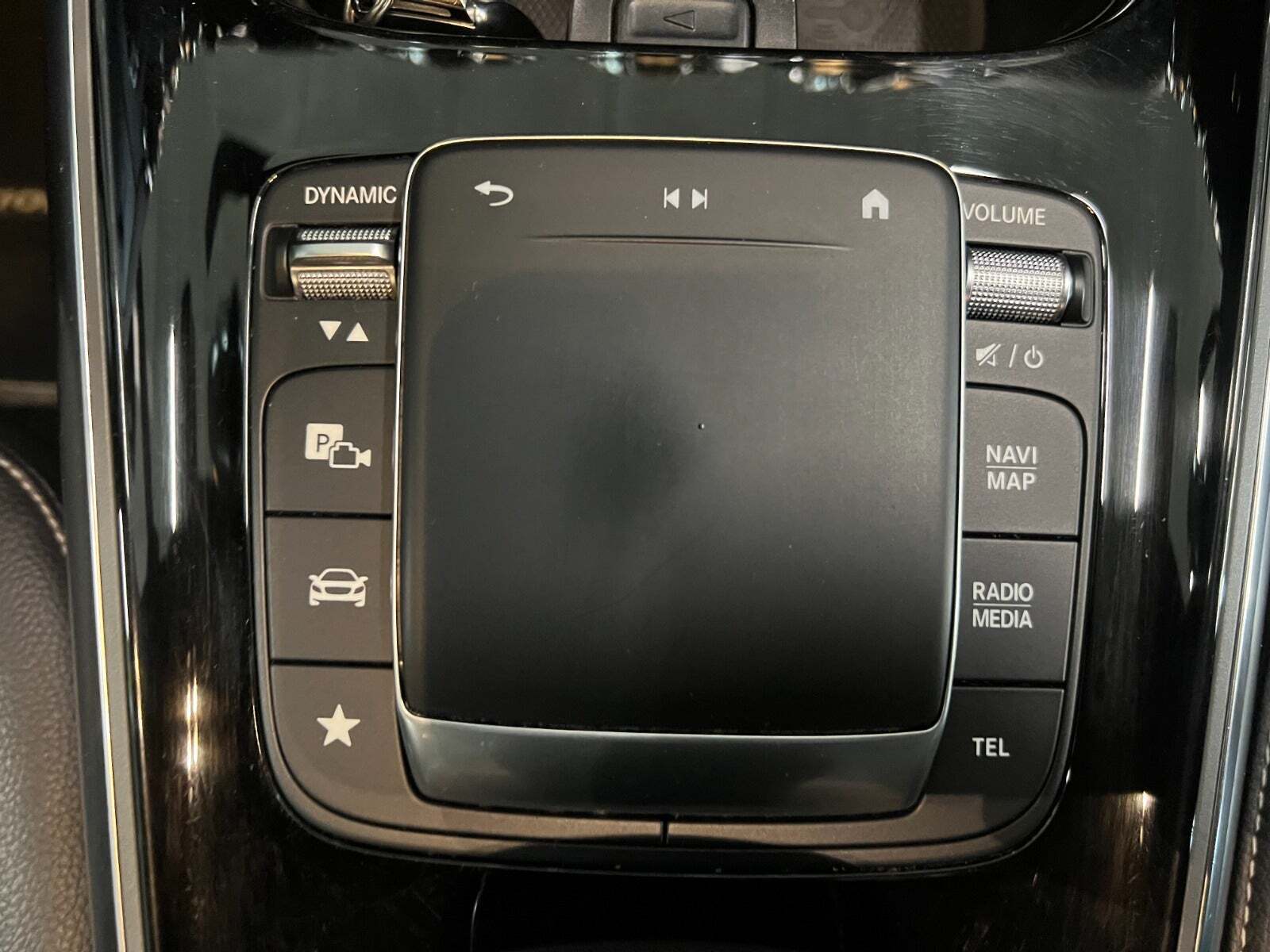 Sort Mercedes B250 e fra 2020