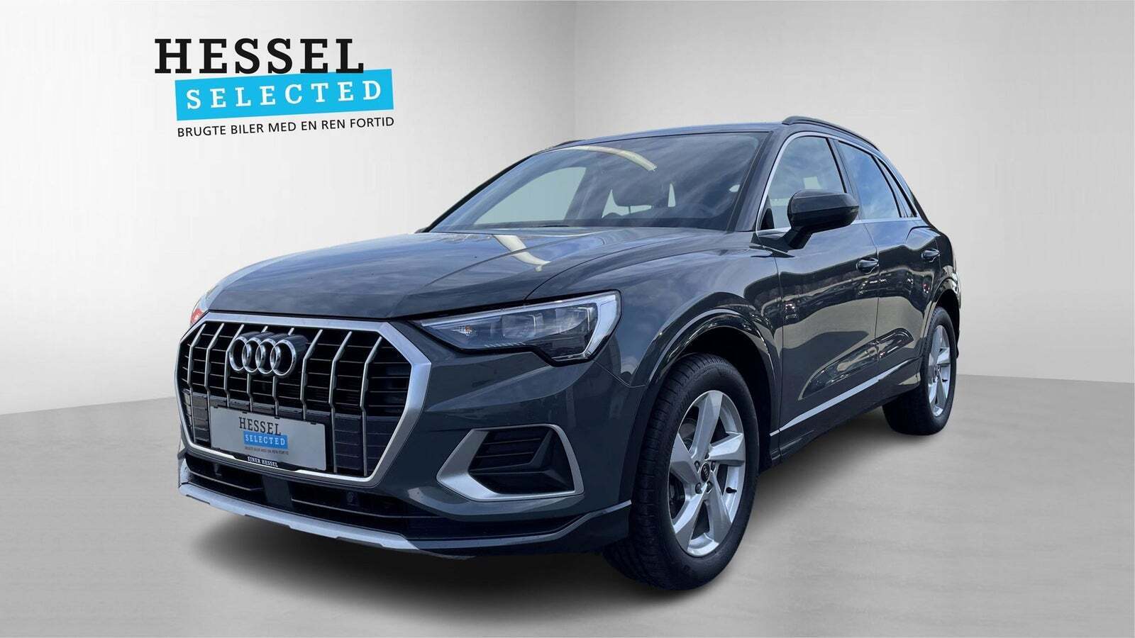 Grå Audi Q3 fra 2022