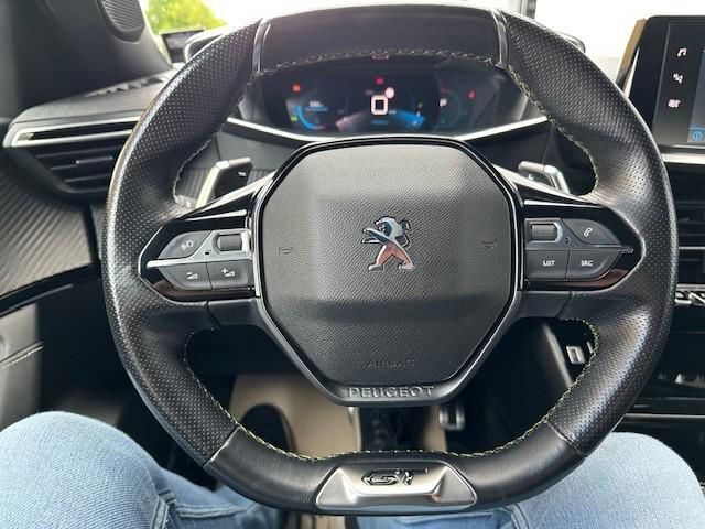 Sort Peugeot 2008 fra 2020