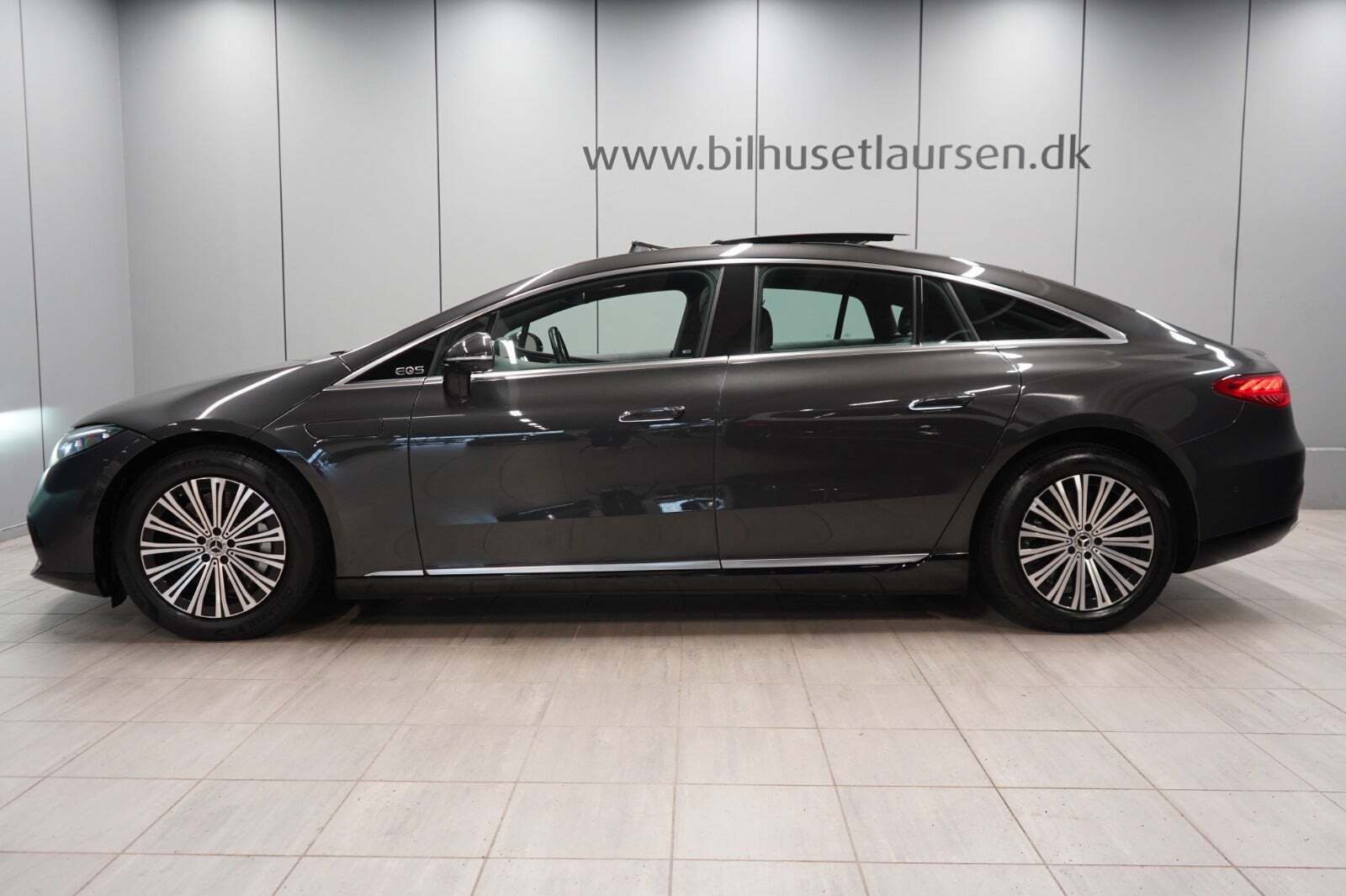 Mercedes EQS450+ Electric Art