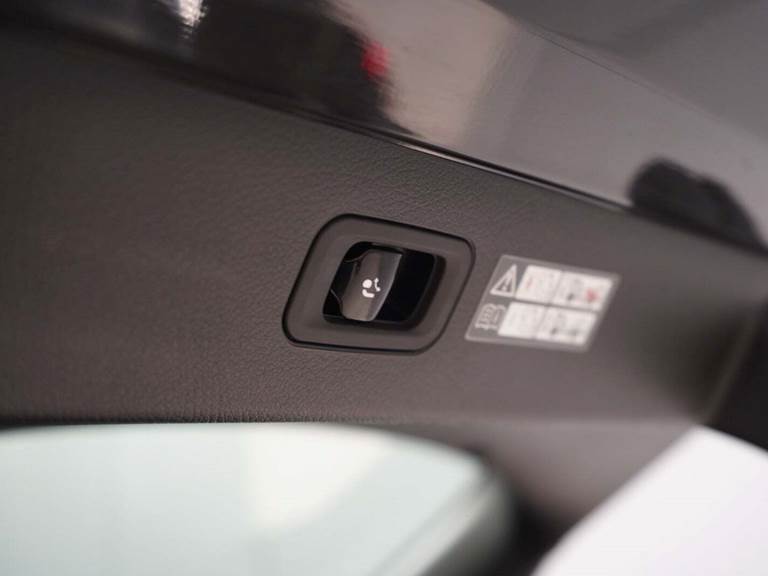 Mercedes EQS450+ Electric Art