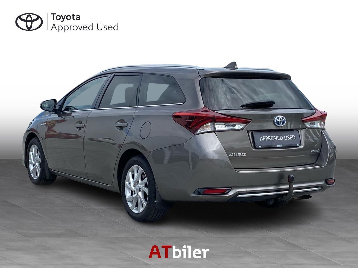 Bronze Toyota Auris fra 2017