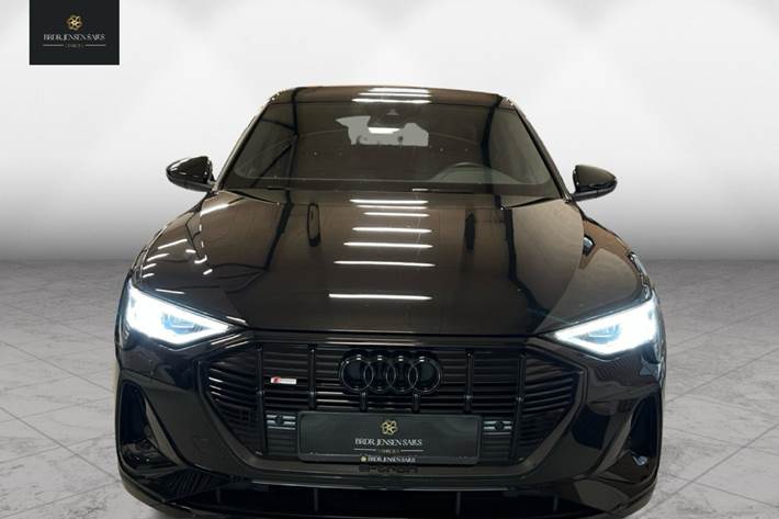 Sort Audi e-tron fra 2023