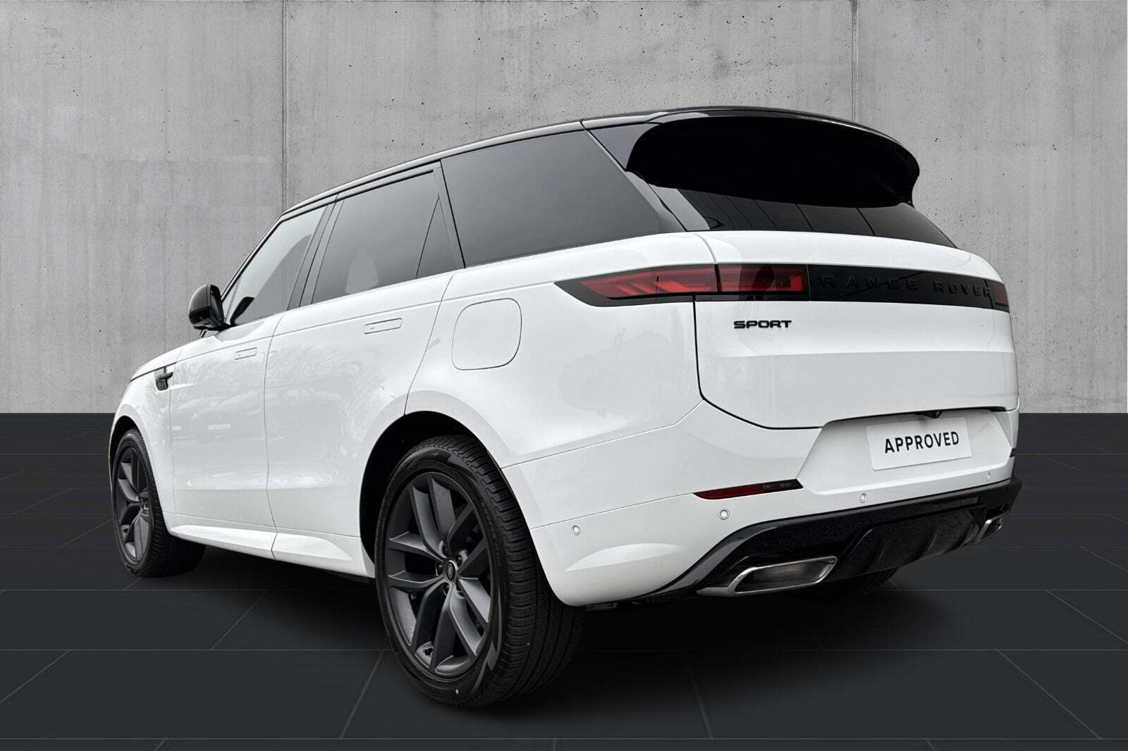 Hvid Land Rover Range Rover sport fra 2024