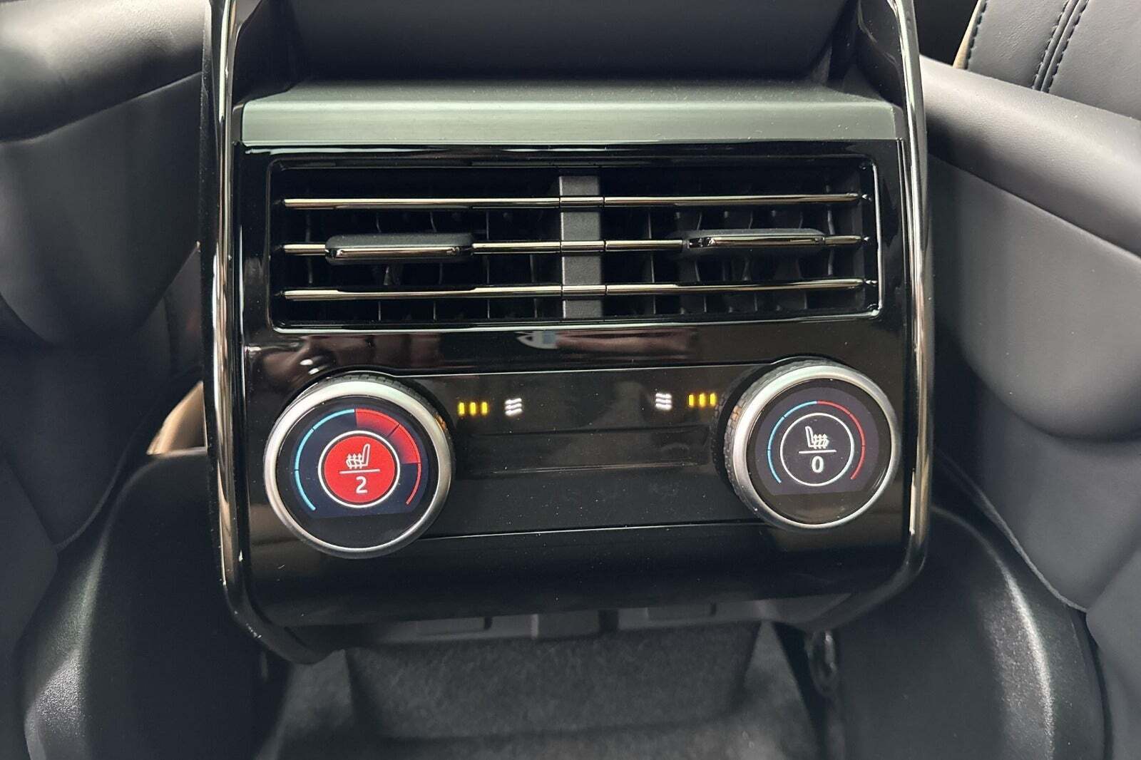 Hvid Land Rover Range Rover sport fra 2024