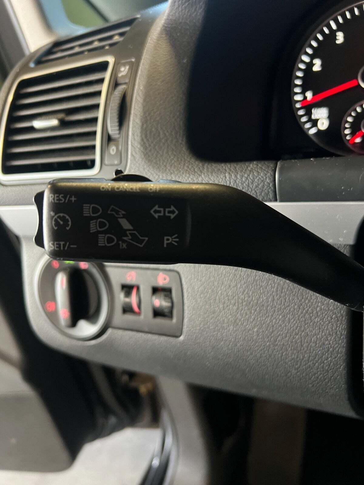 Sort VW Touran fra 2014