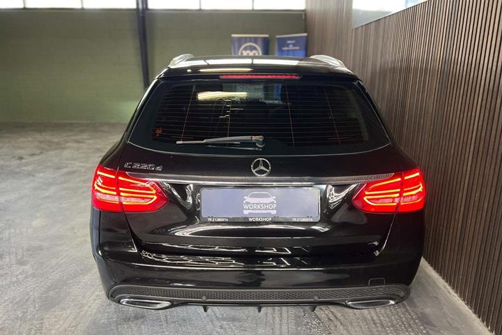 Sort Mercedes C220 d fra 2016