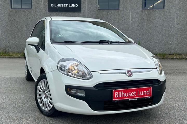 Hvid Fiat Punto Evo fra 2010 set udefra