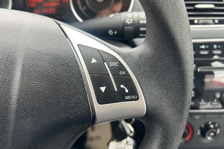 Hvid Fiat Punto Evo fra 2010 set indefra