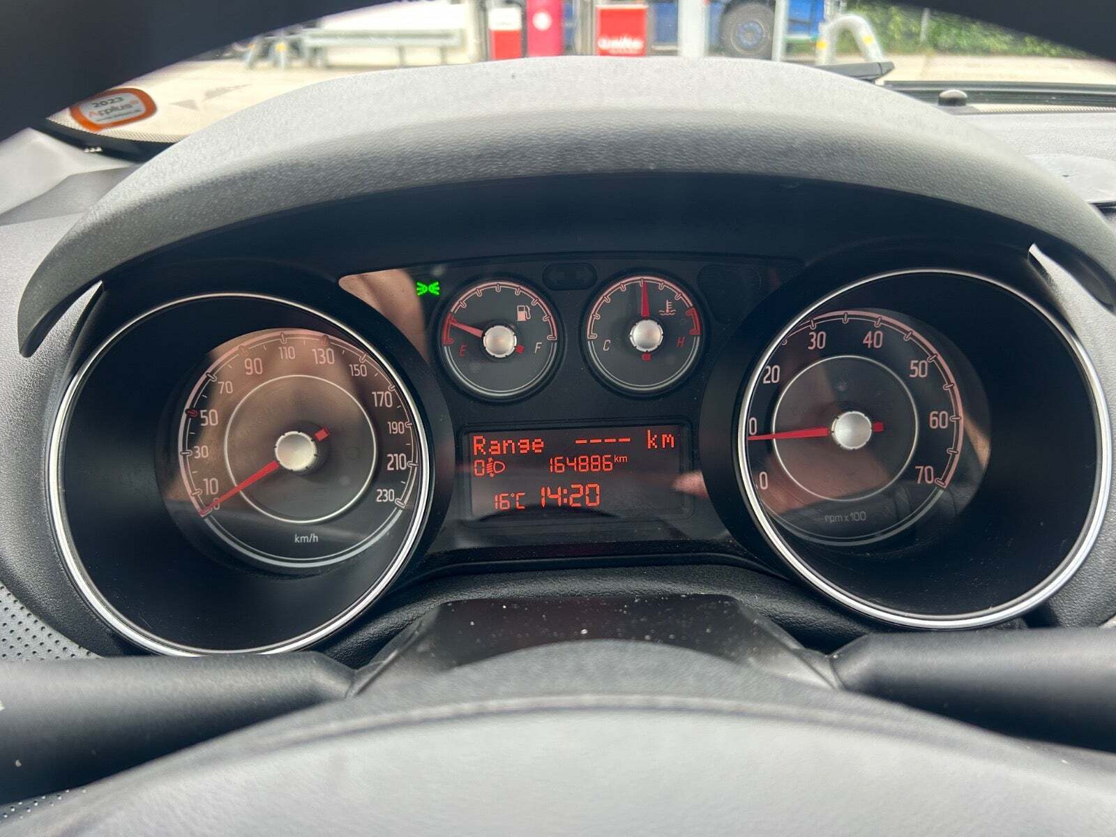 Hvid Fiat Punto Evo fra 2010 set indefra