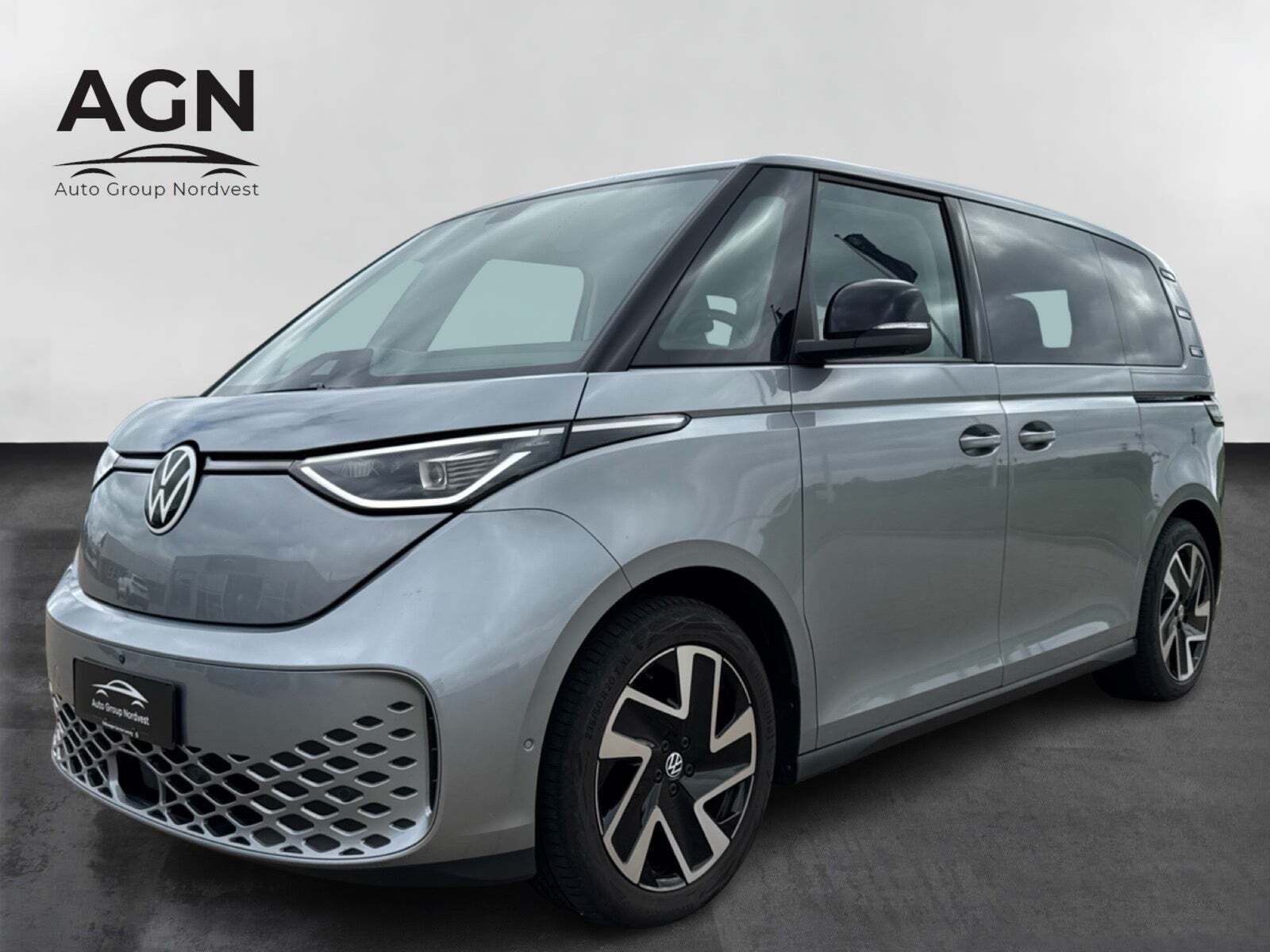 Orange VW ID.Buzz fra 2023 set udefra