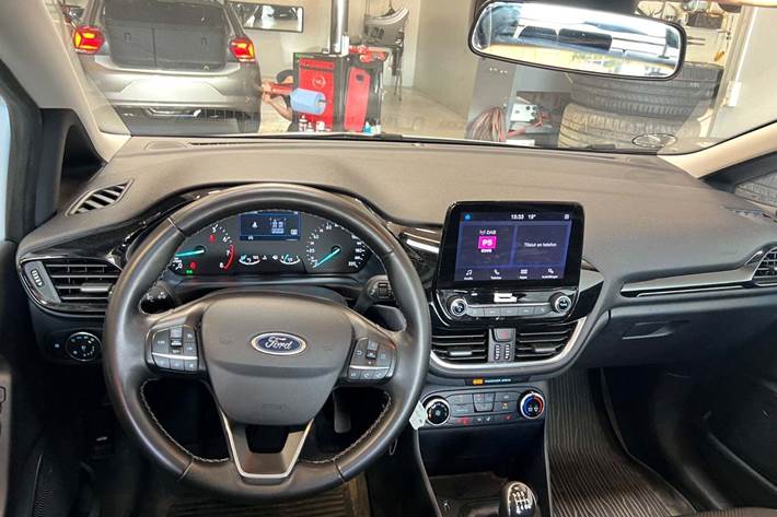 Hvid Ford Fiesta fra 2022