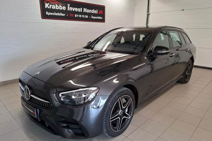 Grå Mercedes E300 de fra 2021 set udefra